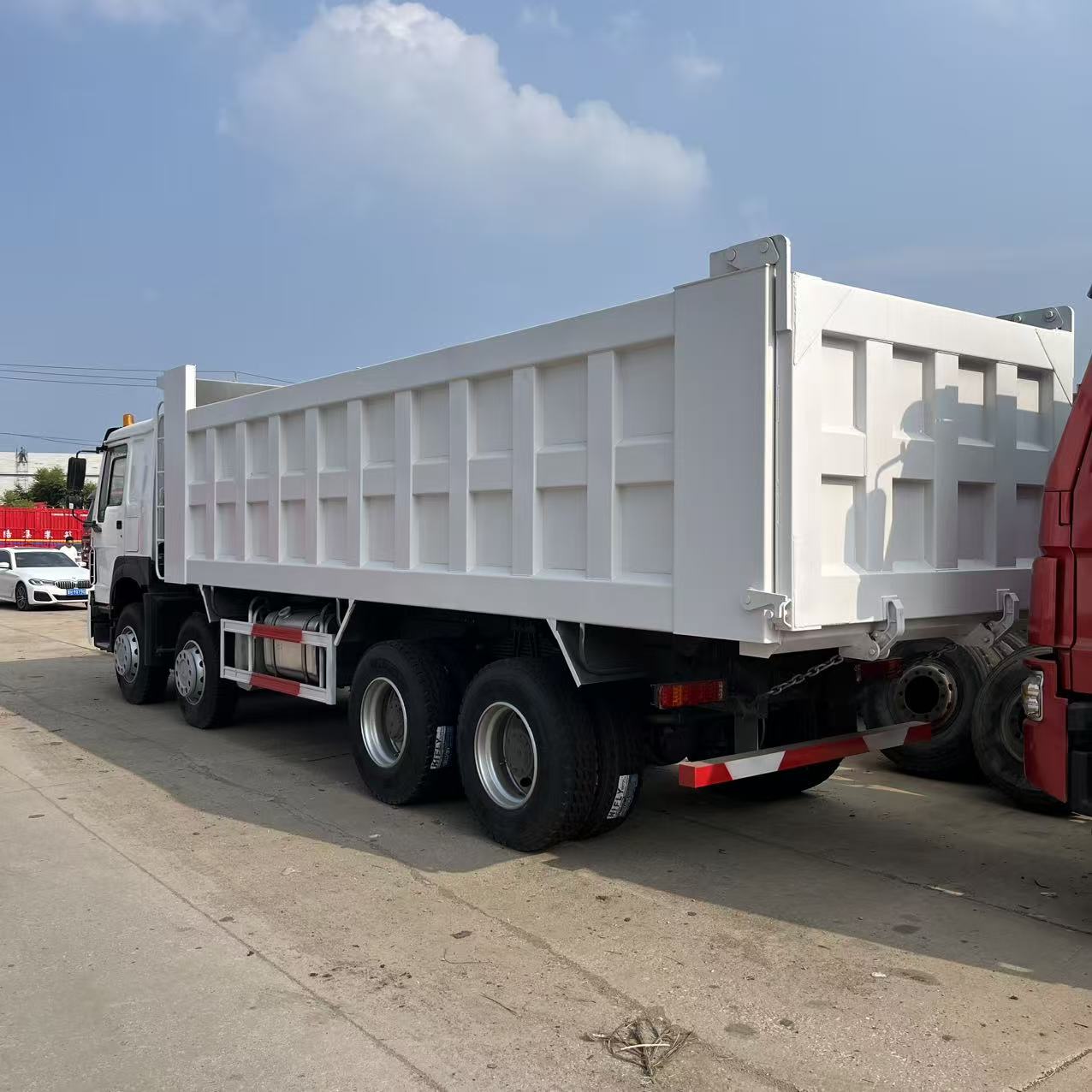HOWO 8x4 Dump Truck 2
