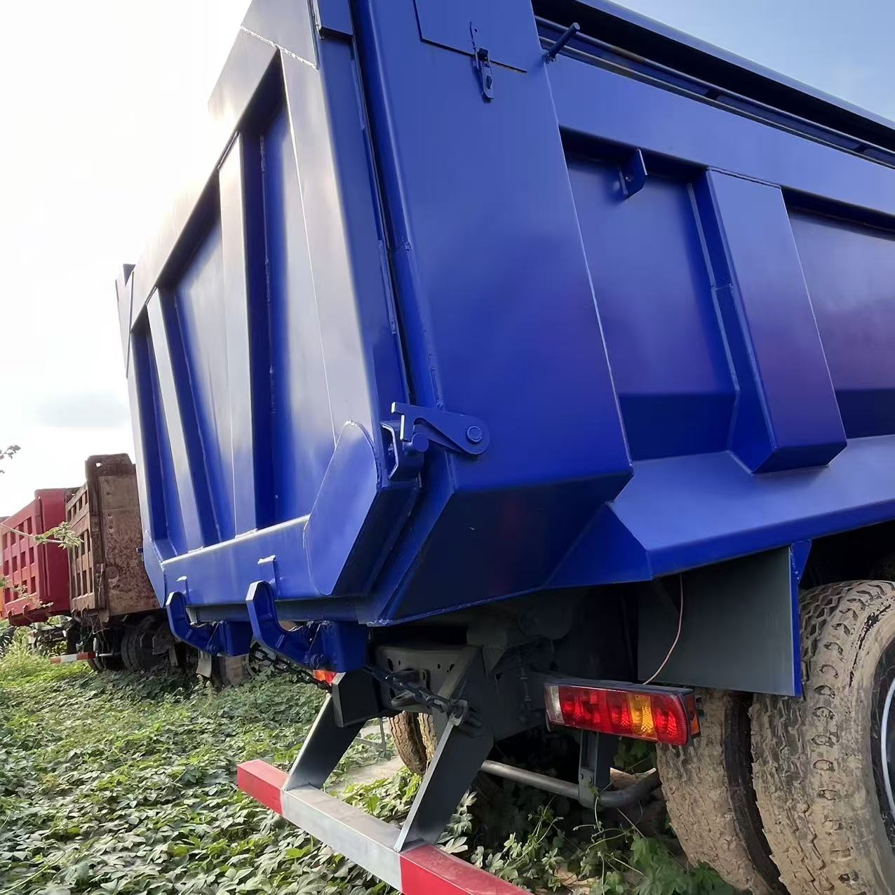 HOWO NX 8x4 Dump Truck