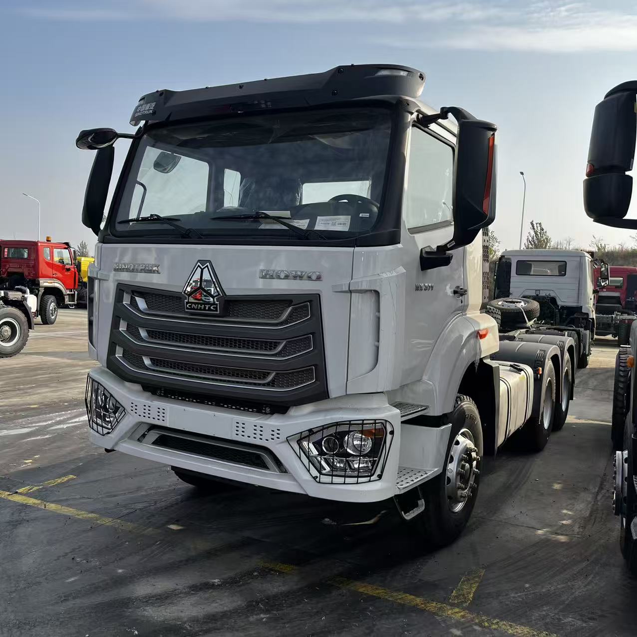 HOWO NX 6x4 Tractor Truck 2