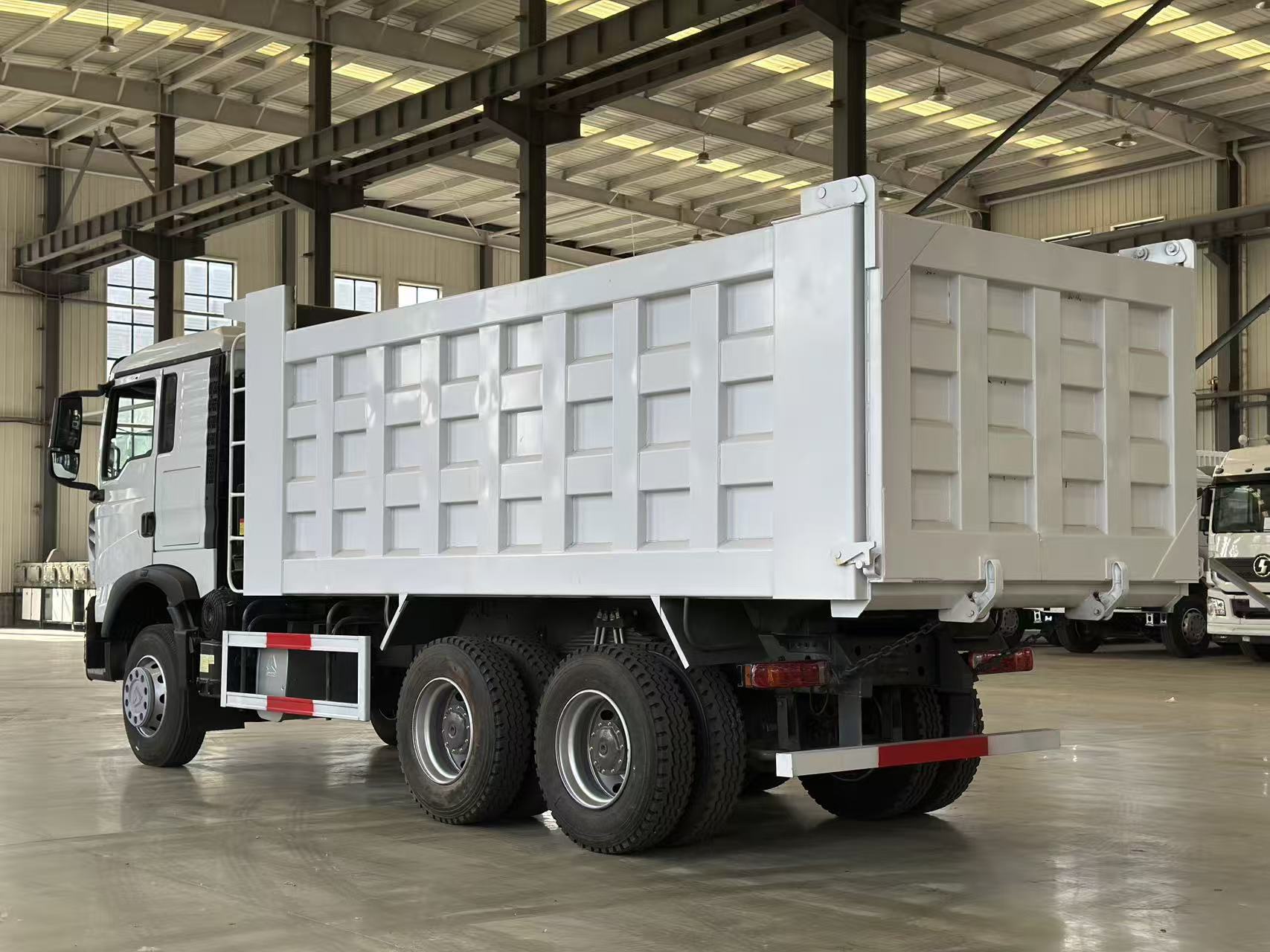 HOWO TX 6x4 Dump Truck 5