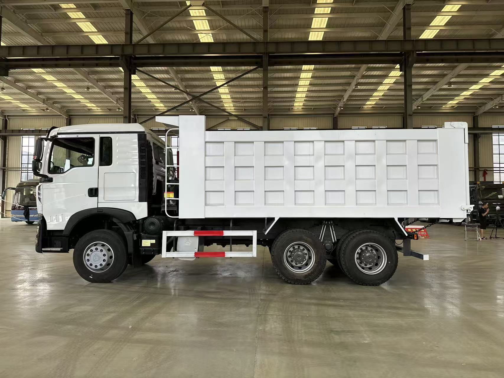 HOWO TX 6x4 Dump Truck 11