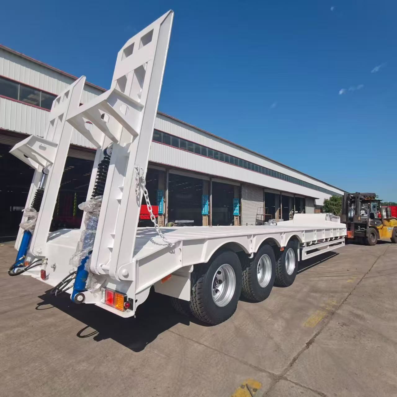 Lowbed Semi-Trailer (Excavator Transport) 5
