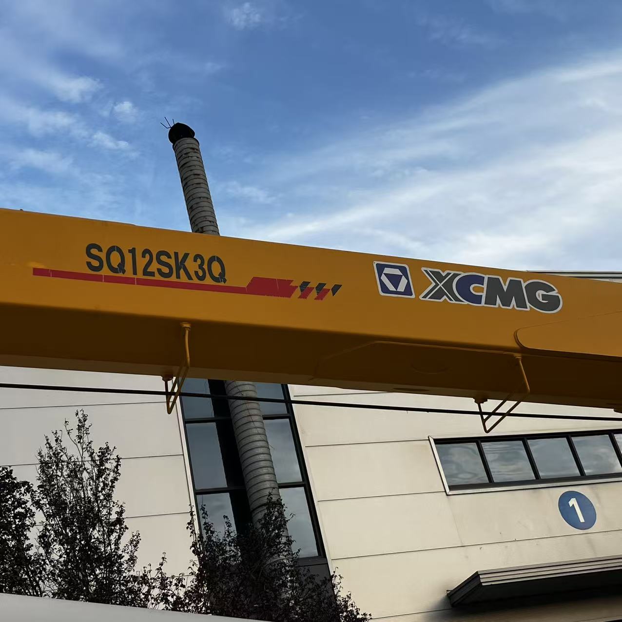 Special Purpose Trucks (Mixer / Crane)