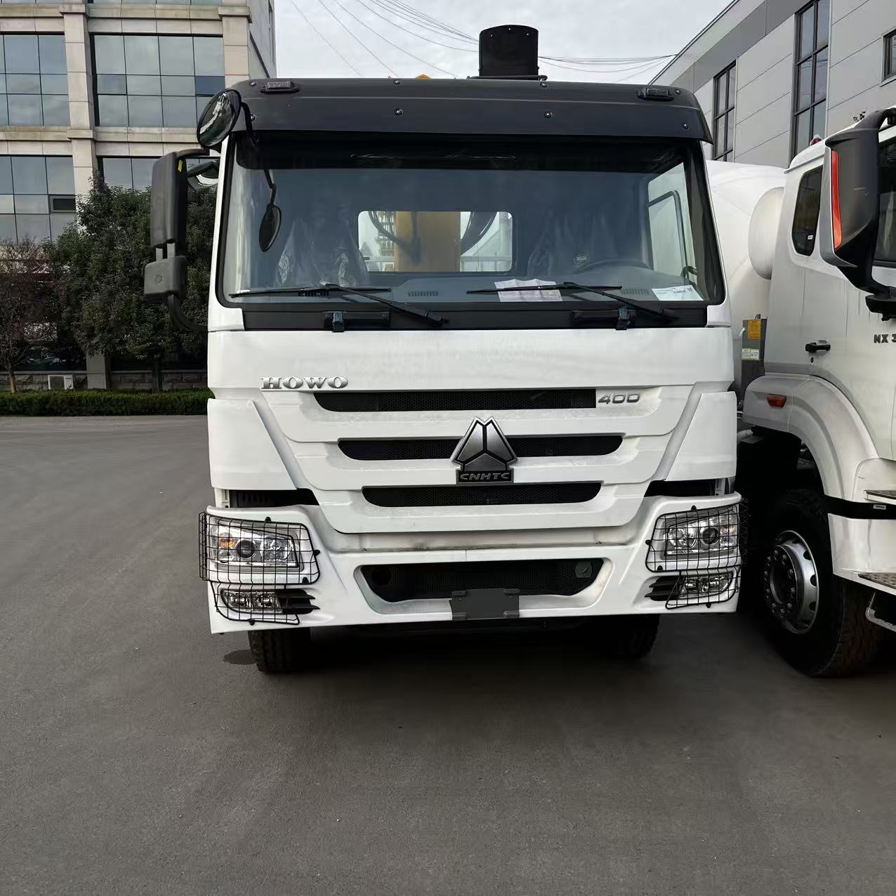 Special Purpose Trucks (Mixer / Crane) 4