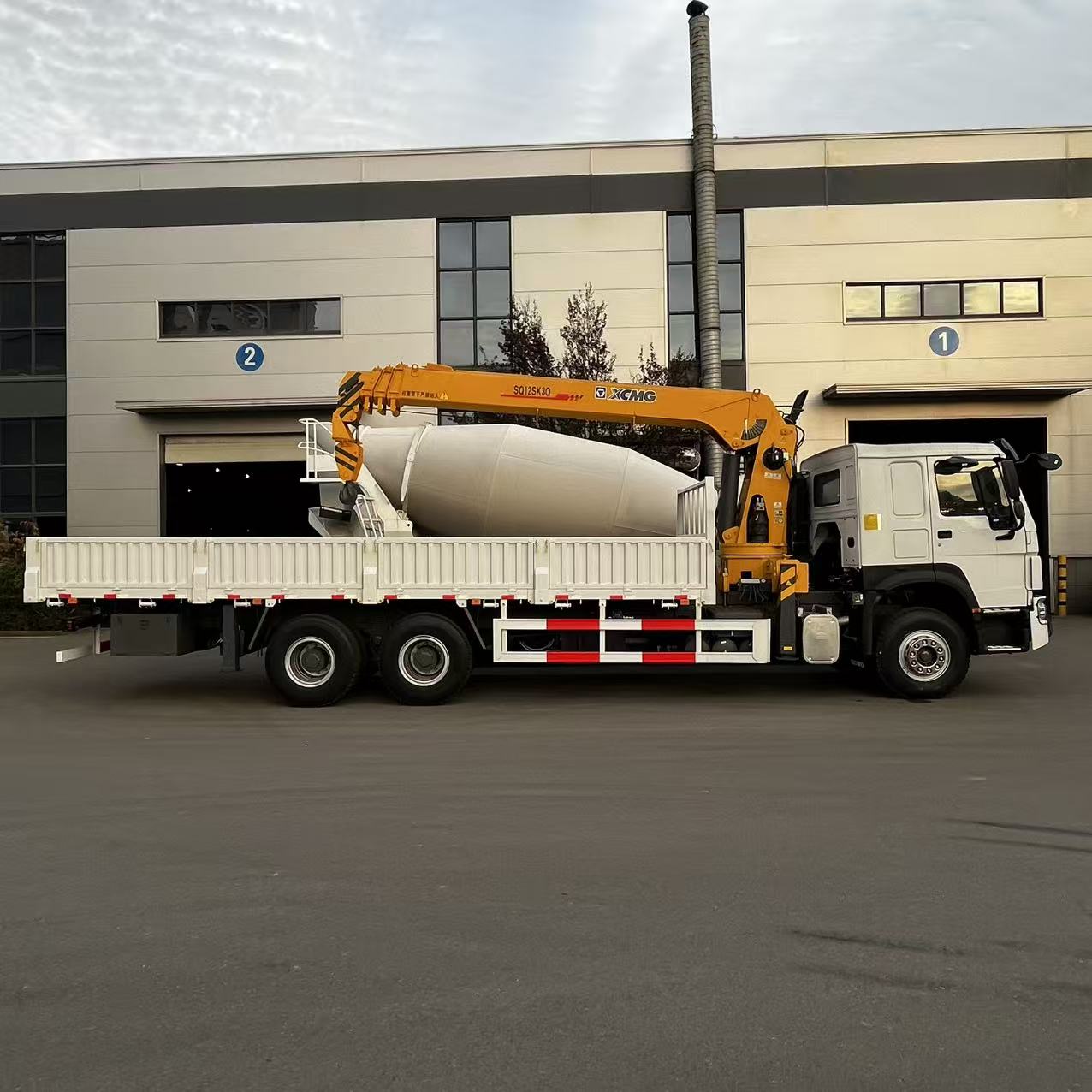 Special Purpose Trucks (Mixer / Crane) 5