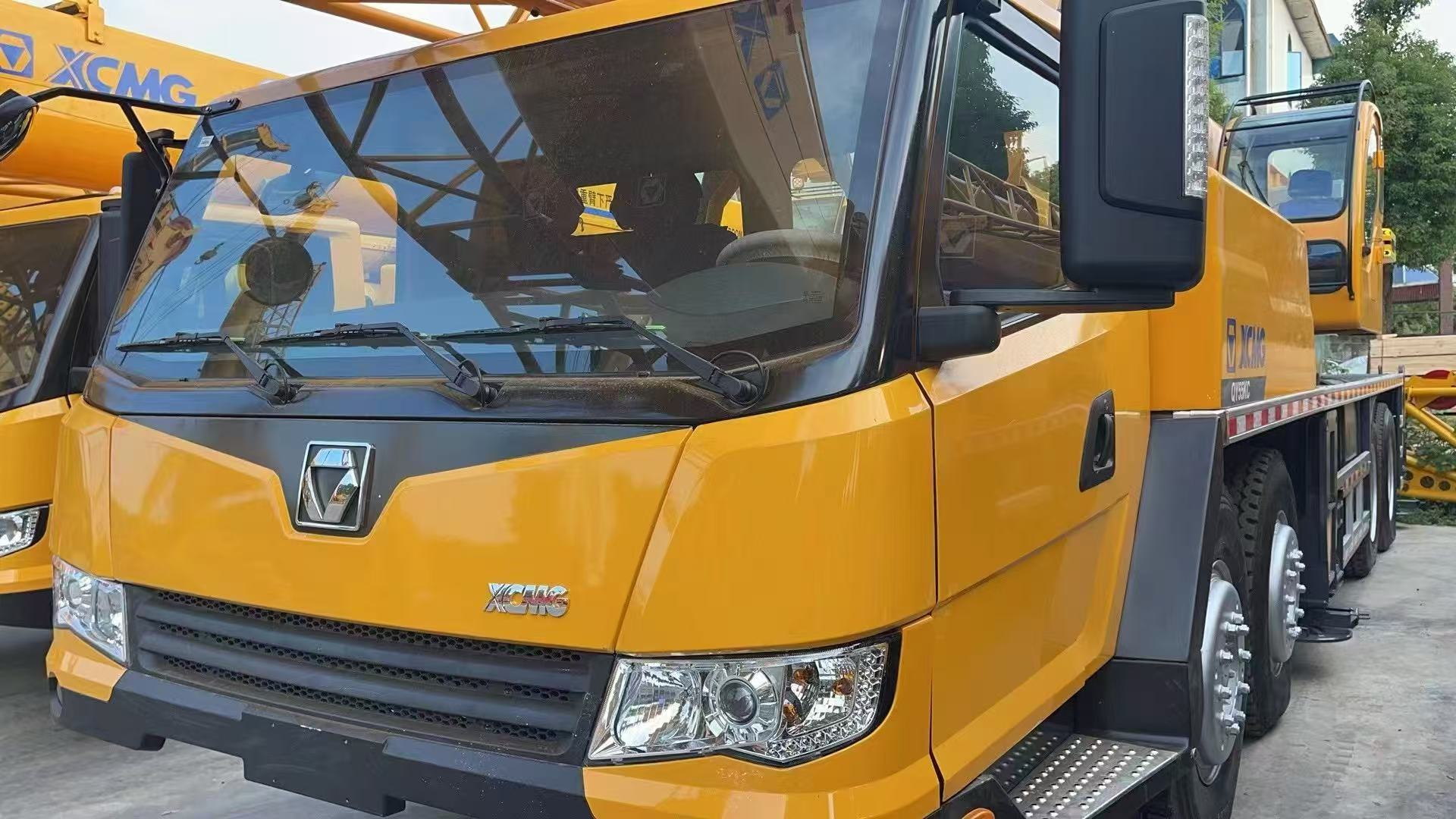 Truck Crane (XCMG) 3